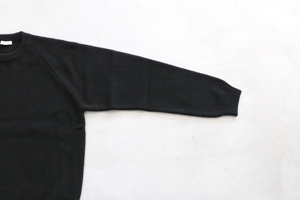 ATON (ȥ) "LAMBS WOOL CREWNECK SWEATER"