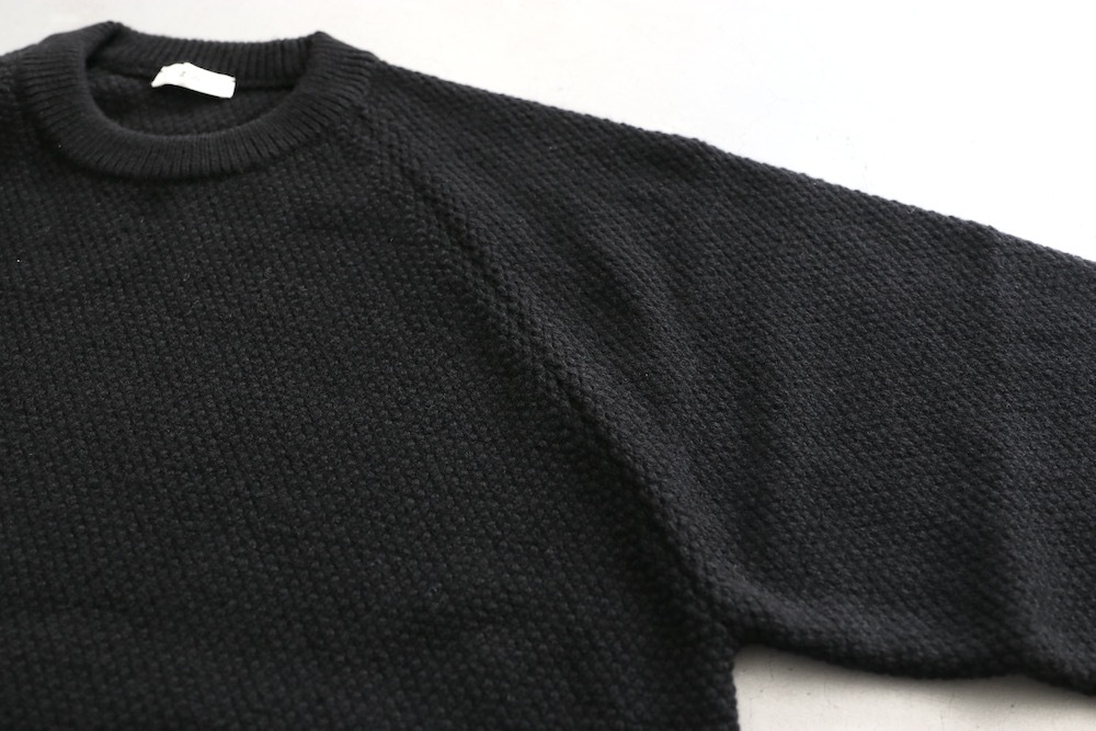 ATON (ȥ) "LAMBS WOOL CREWNECK SWEATER"