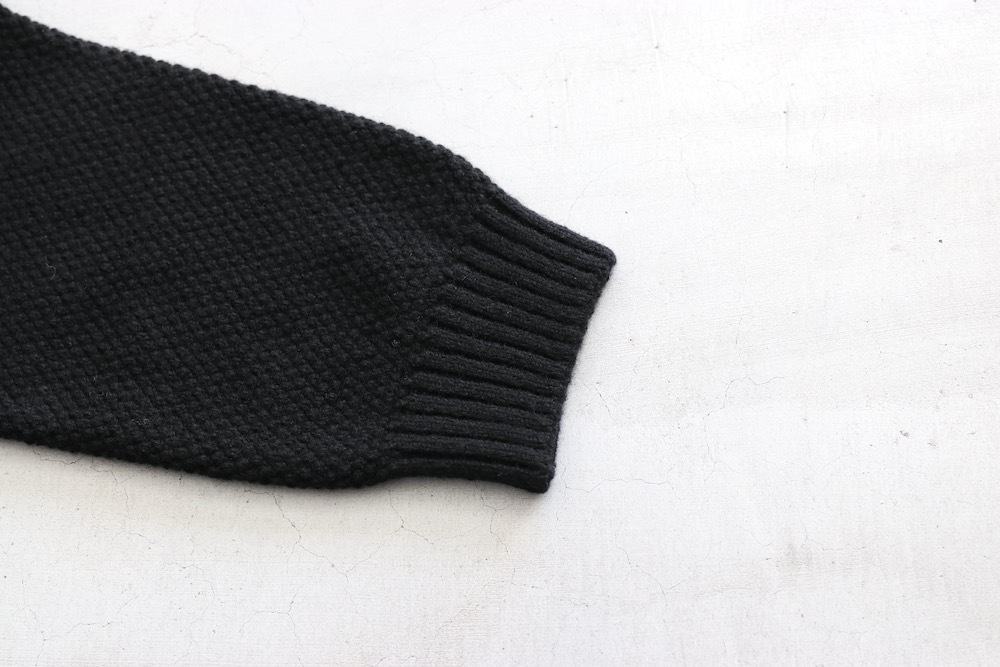 ATON (ȥ) "LAMBS WOOL CREWNECK SWEATER"