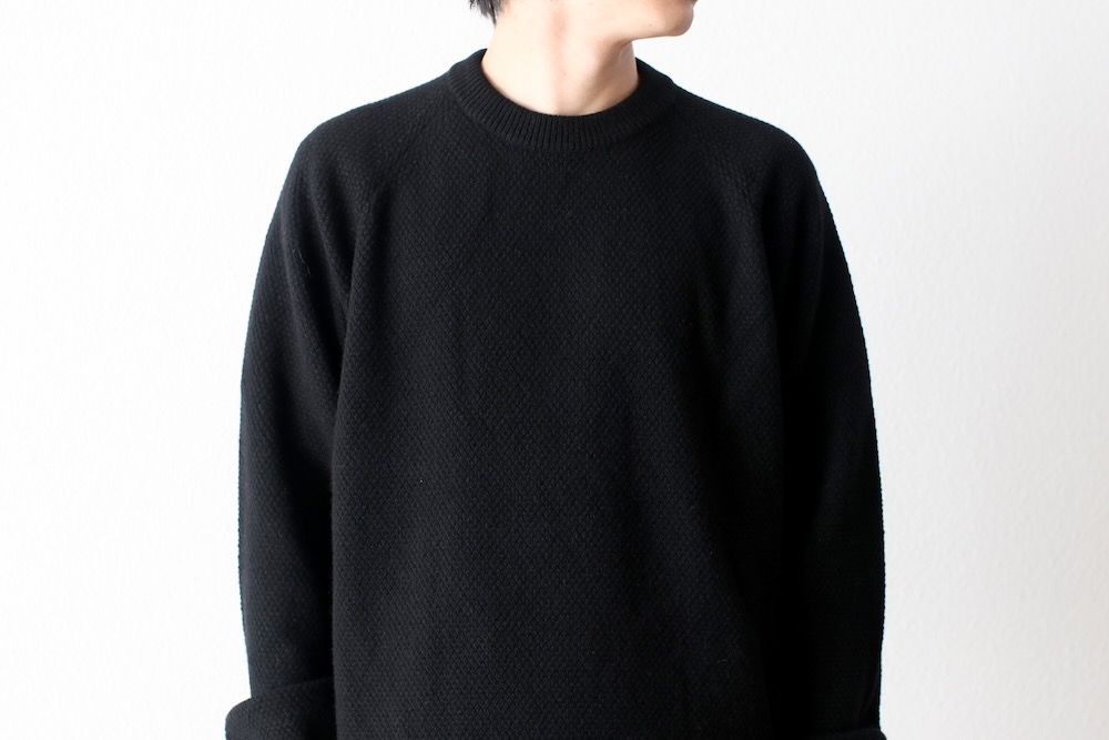 ATON (ȥ) "LAMBS WOOL CREWNECK SWEATER"