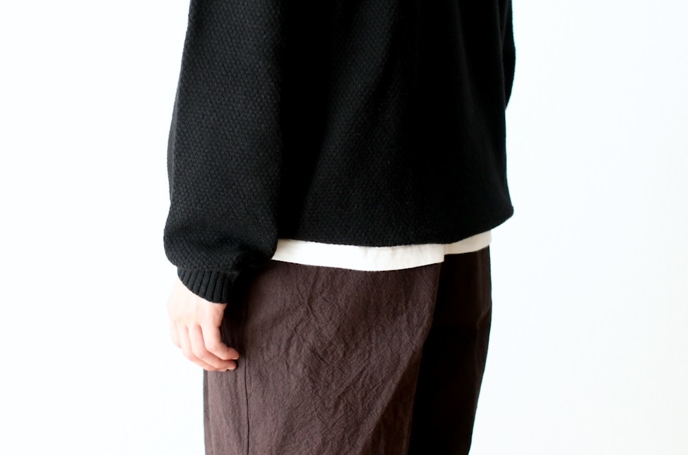 ATON (ȥ) "LAMBS WOOL CREWNECK SWEATER"
