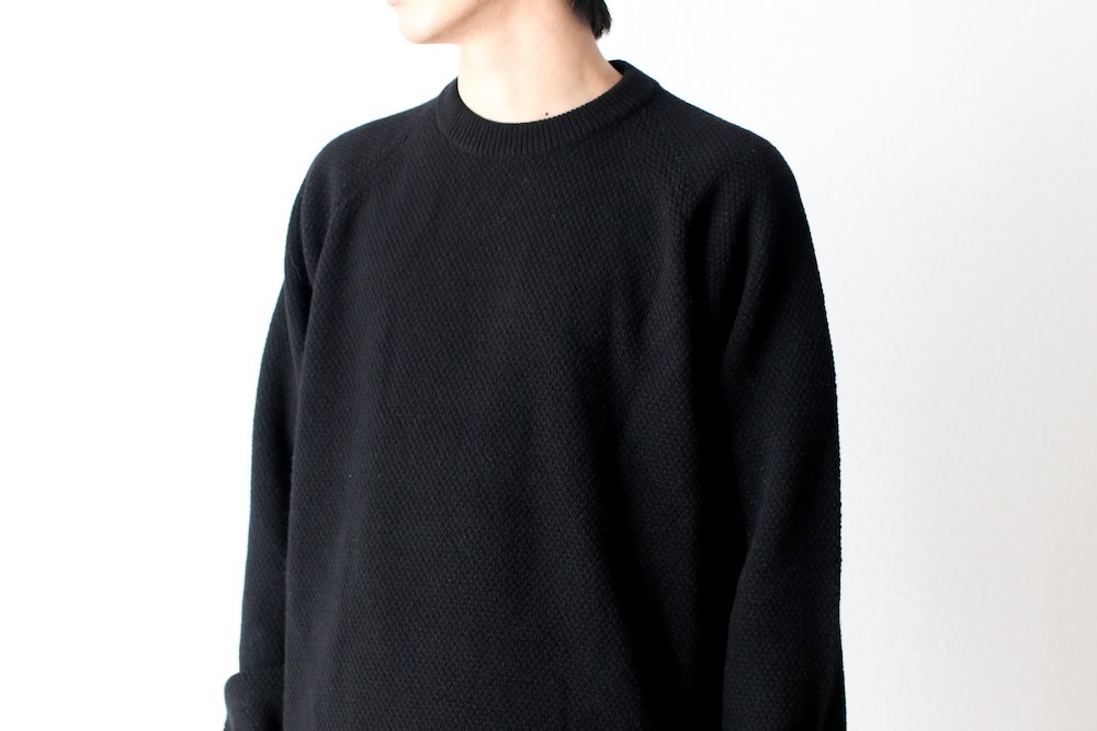 ATON (ȥ) "LAMBS WOOL CREWNECK SWEATER"