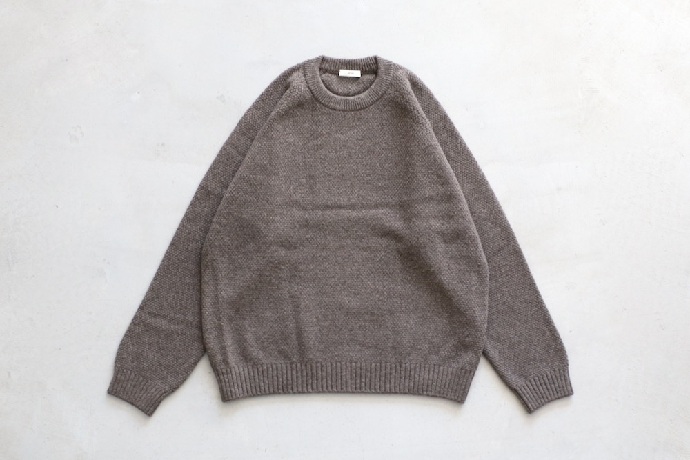 ATON (ȥ) "LAMBS WOOL CREWNECK SWEATER"