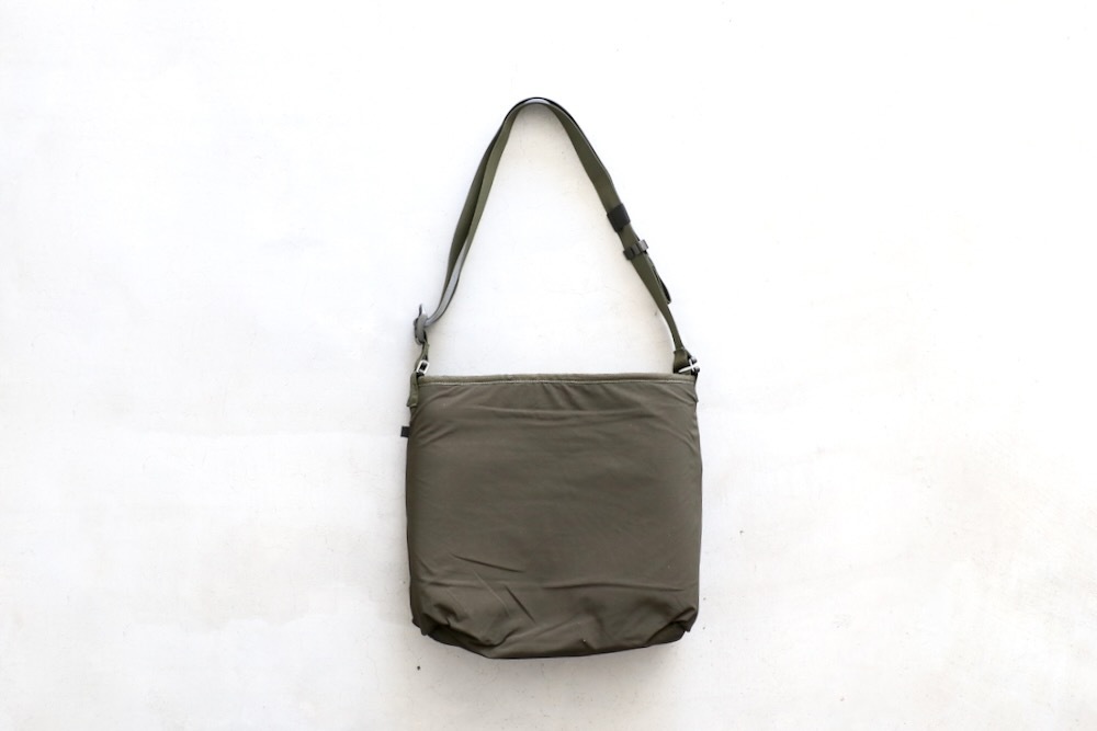 DAIWA PIER39( ԥƥʥ) "TECH REVERSIBLE ONE SHOULDER BAG"