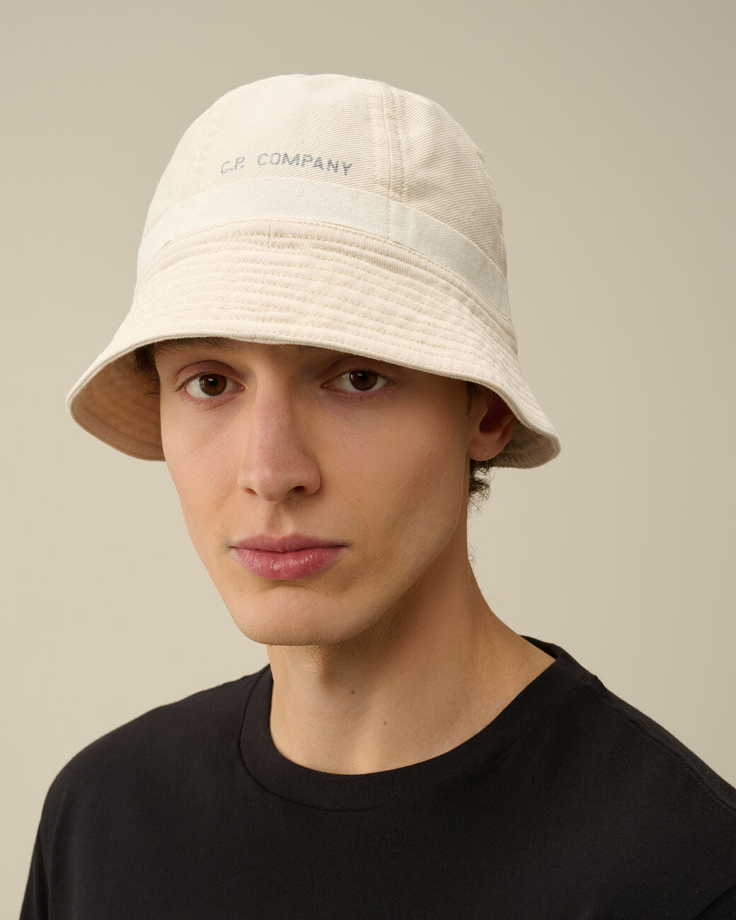 C.P. Company (ԡѥˡ) "BULL ASSI BUCKET HAT"