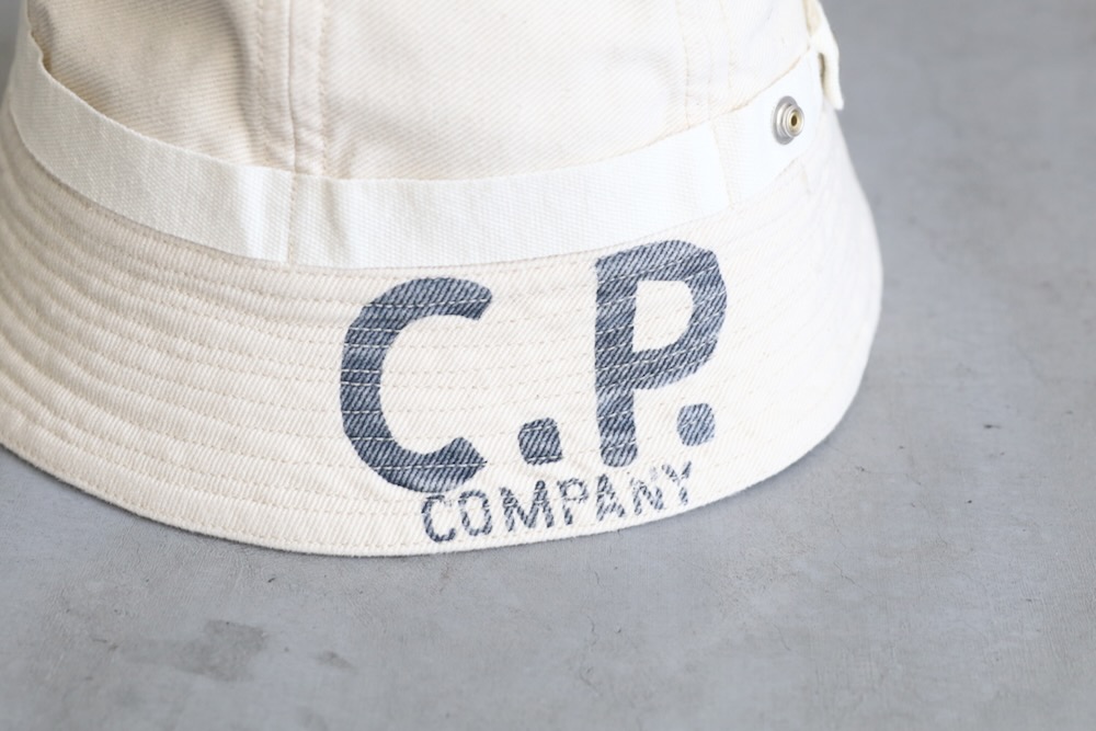 C.P. COMPANY バケットハット レッド UNI 351002657_4.jpg