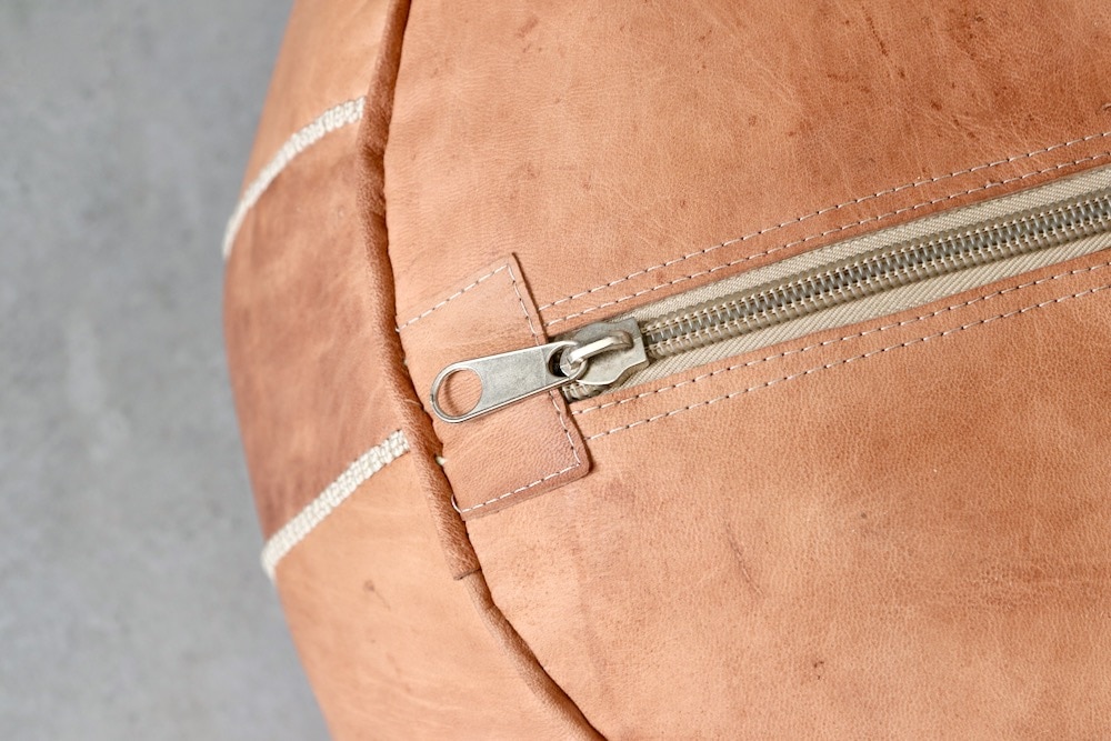 LIGHT YEARS(ライト イヤーズ)