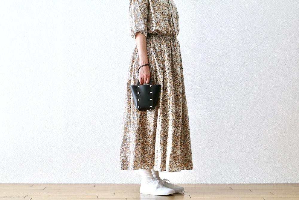 HenderScheme (���������������) "assemble daikei hand bag S"