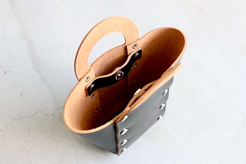 HenderScheme (���������������) "assemble daikei hand bag S"