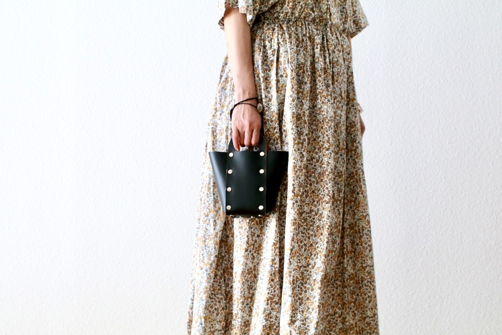 HenderScheme (���������������) "assemble daikei hand bag S"