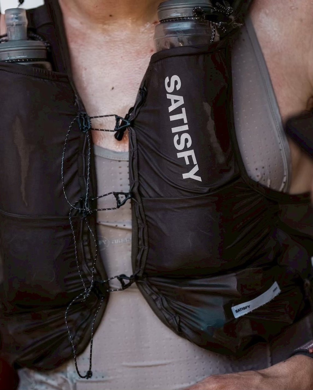 SATISFY(���ƥ����ե���) "TechSilk Drift Cordura 5L Hydration Vest"