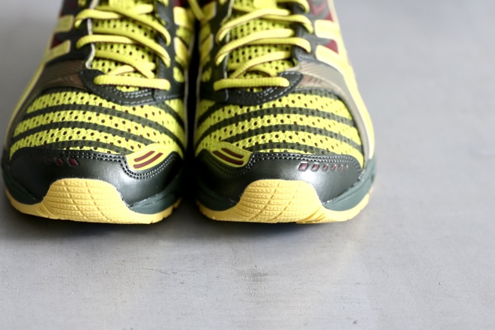 limitedASICS (å) "UB9-S GEL-DS TRAINER 14 DARK MUSTARD / TRUFFLE GREY"