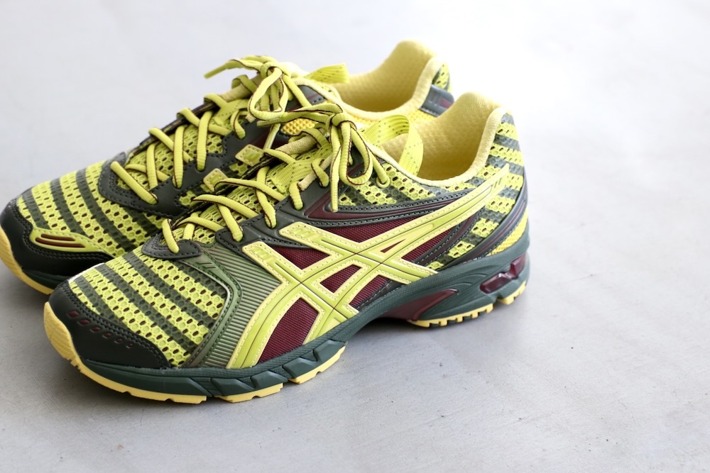 limitedASICS (å) "UB9-S GEL-DS TRAINER 14 DARK MUSTARD / TRUFFLE GREY"