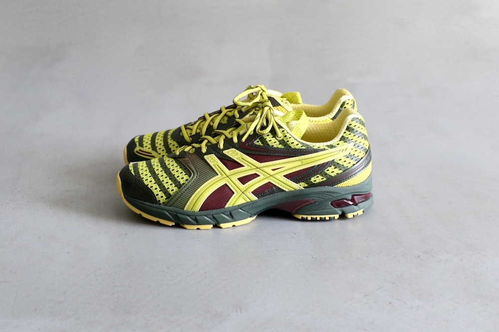 limitedASICS (å) "UB9-S GEL-DS TRAINER 14 DARK MUSTARD / TRUFFLE GREY"