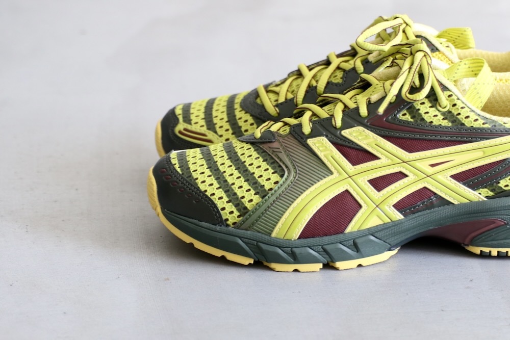 limitedASICS (å) "UB9-S GEL-DS TRAINER 14 DARK MUSTARD / TRUFFLE GREY"