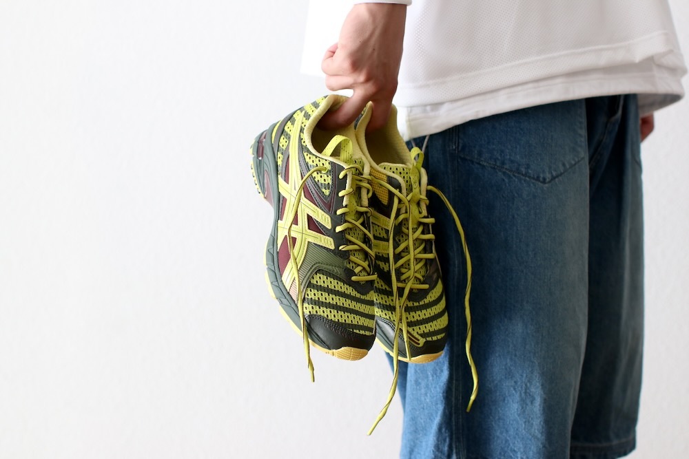 limitedASICS (å) "UB9-S GEL-DS TRAINER 14 DARK MUSTARD / TRUFFLE GREY"