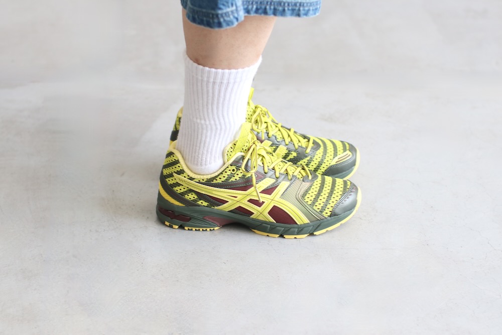 limitedASICS (å) "UB9-S GEL-DS TRAINER 14 DARK MUSTARD / TRUFFLE GREY"