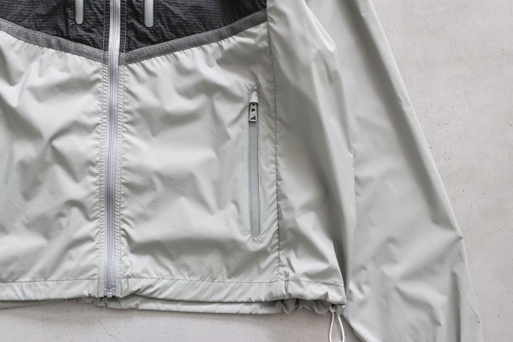 F/CE.(ե) "STOWABLE TRANSFORM JACKET"
