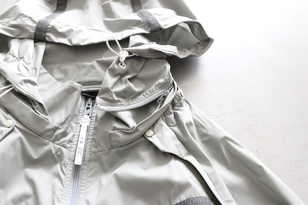 F/CE.(ե) "STOWABLE TRANSFORM JACKET"