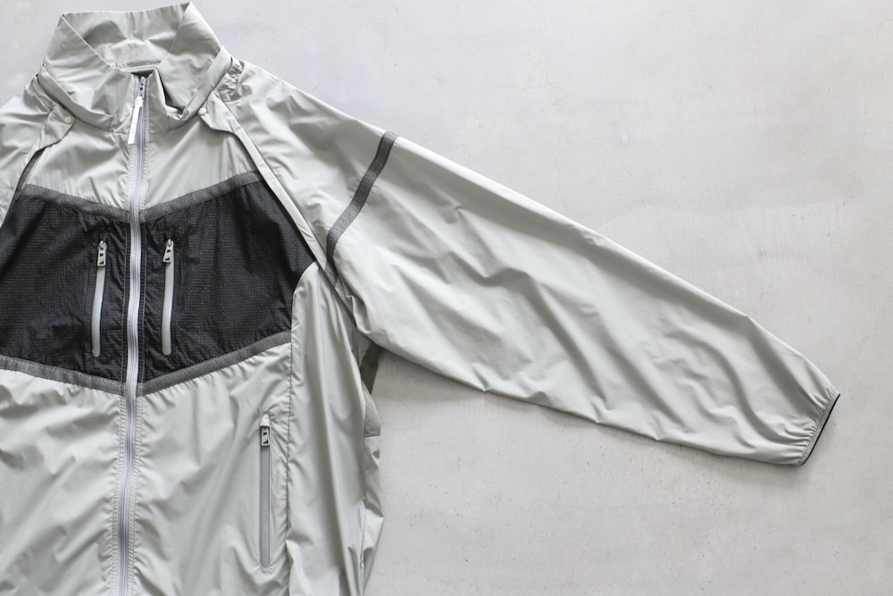 F/CE.(ե) "STOWABLE TRANSFORM JACKET"