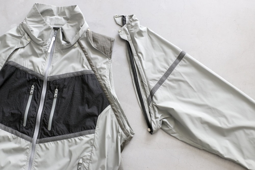 F/CE.(ե) "STOWABLE TRANSFORM JACKET"