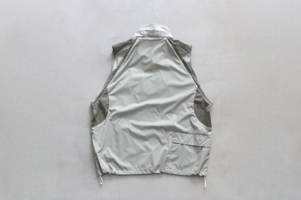 F/CE.(ե) "STOWABLE TRANSFORM JACKET"