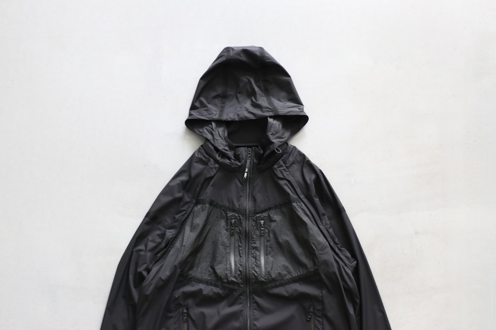F/CE.(ե) "STOWABLE TRANSFORM JACKET"