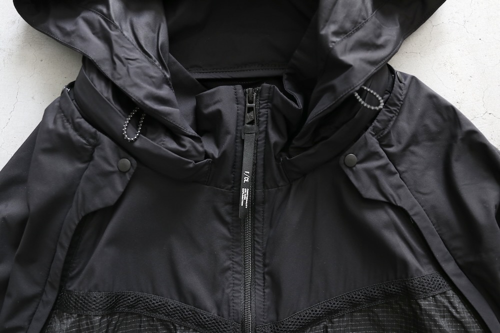 F/CE.(ե) "STOWABLE TRANSFORM JACKET"