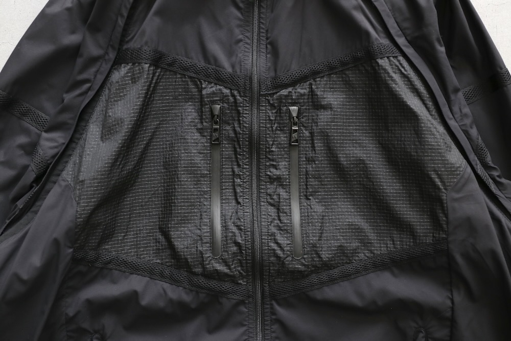 F/CE.(ե) "STOWABLE TRANSFORM JACKET"