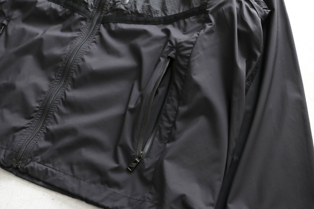 F/CE.(ե) "STOWABLE TRANSFORM JACKET"