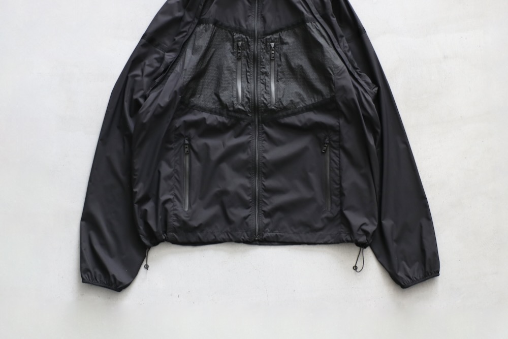 F/CE.(ե) "STOWABLE TRANSFORM JACKET"