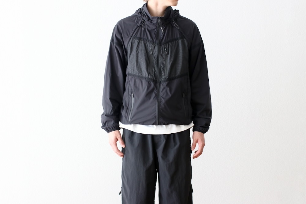 F/CE.(ե) "STOWABLE TRANSFORM JACKET"