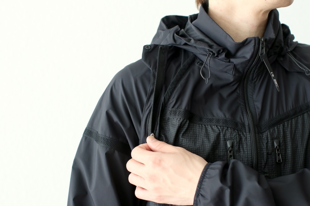 F/CE.(ե) "STOWABLE TRANSFORM JACKET"