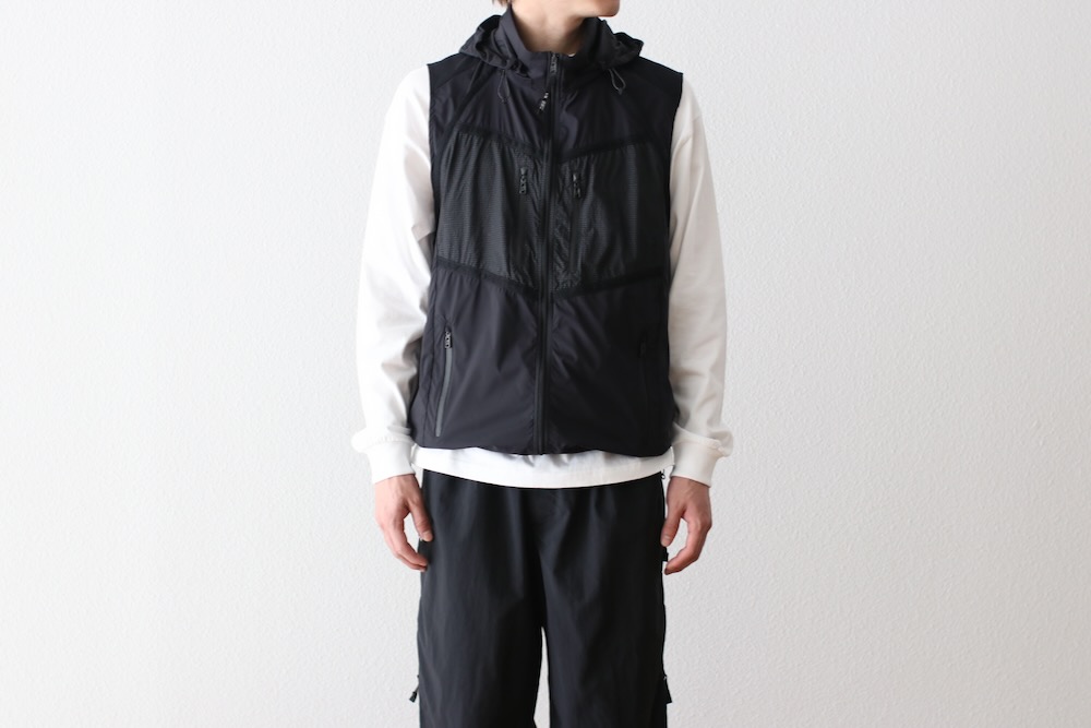 F/CE.(ե) "STOWABLE TRANSFORM JACKET"