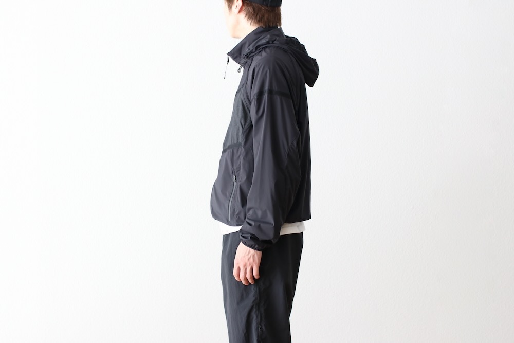 F/CE.(ե) "STOWABLE TRANSFORM JACKET"