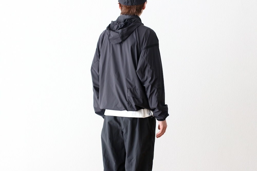 F/CE.(ե) "STOWABLE TRANSFORM JACKET"
