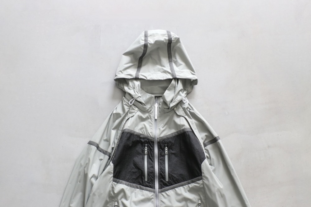 F/CE.(ե) "STOWABLE TRANSFORM JACKET"
