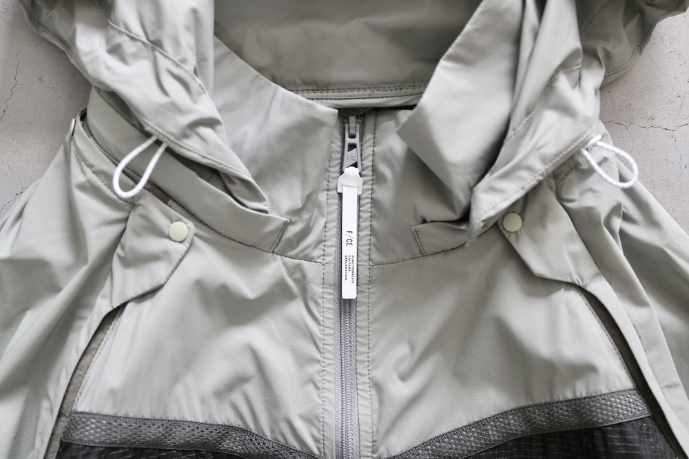 F/CE.(ե) "STOWABLE TRANSFORM JACKET"