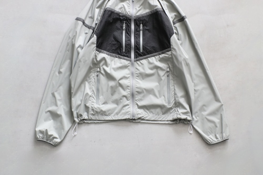 F/CE.(ե) "STOWABLE TRANSFORM JACKET"