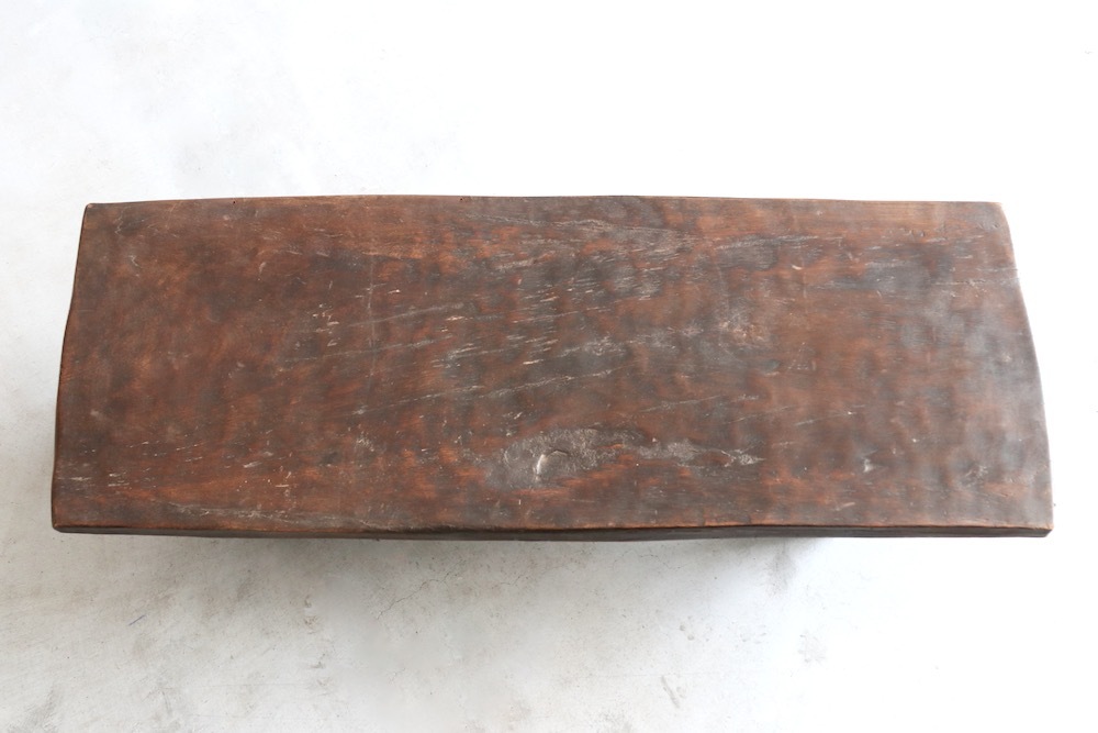 African Crafts (アフリカ工芸品) “セヌフォ族のテーブル - LIGHT