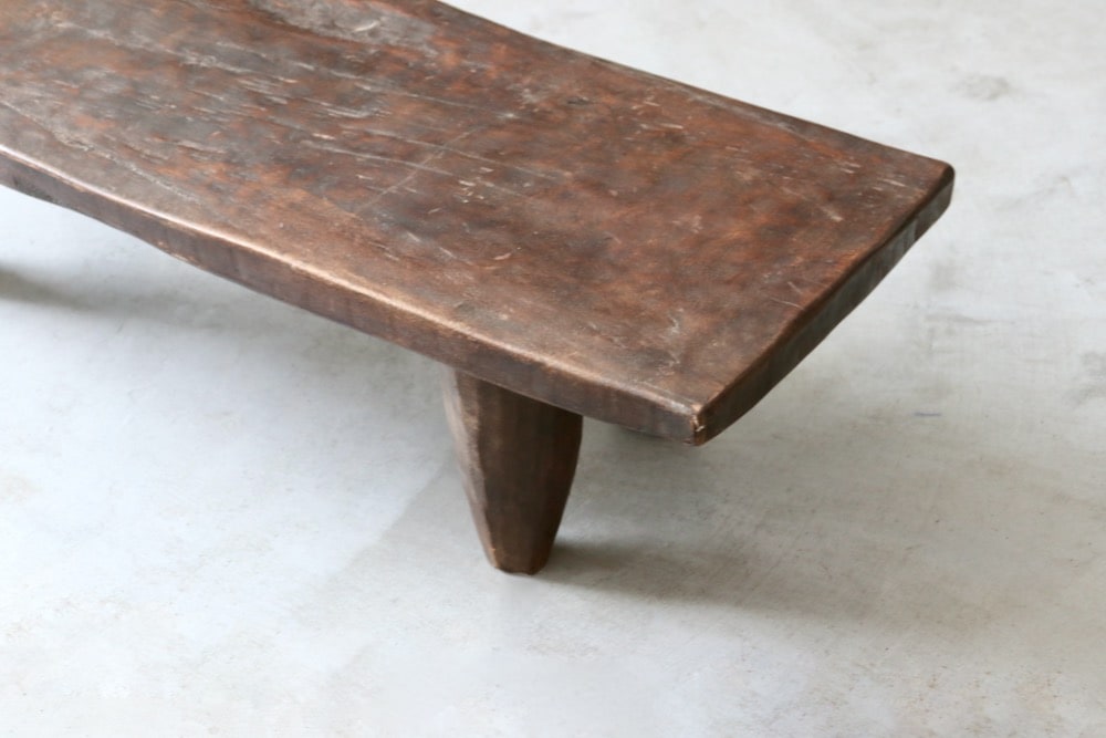 African Crafts (アフリカ工芸品) “セヌフォ族のテーブル - LIGHT