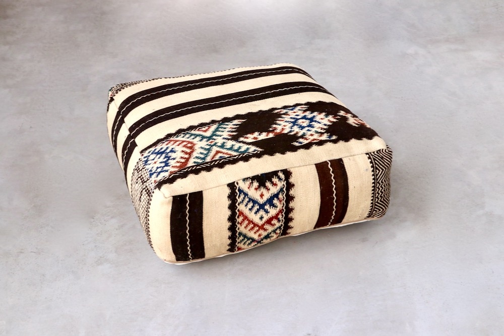 LIGHT YEARS(ライト イヤーズ)