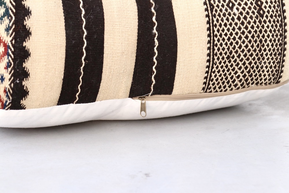 LIGHT YEARS(ライト イヤーズ)