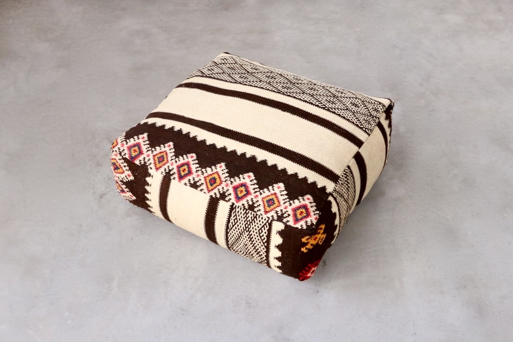 LIGHT YEARS(ライト イヤーズ)