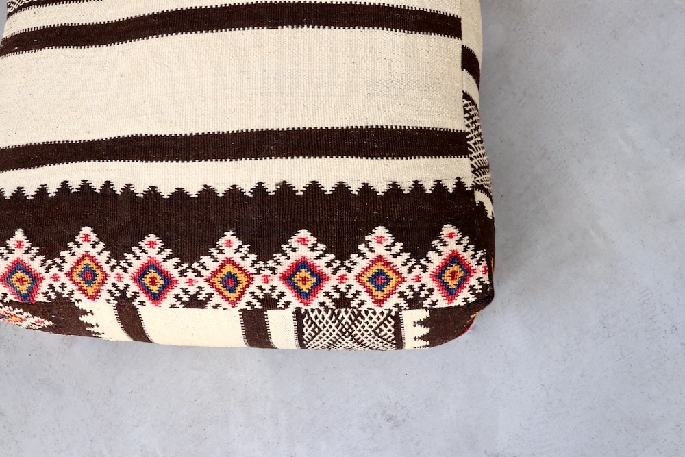 LIGHT YEARS(ライト イヤーズ)