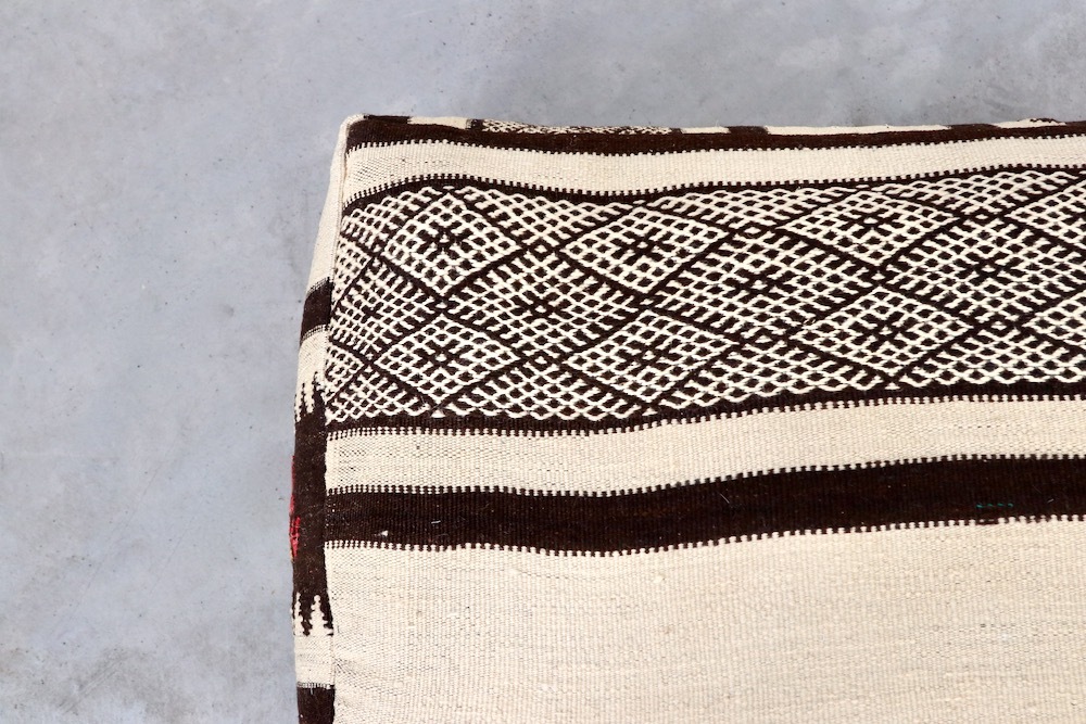 LIGHT YEARS(ライト イヤーズ)