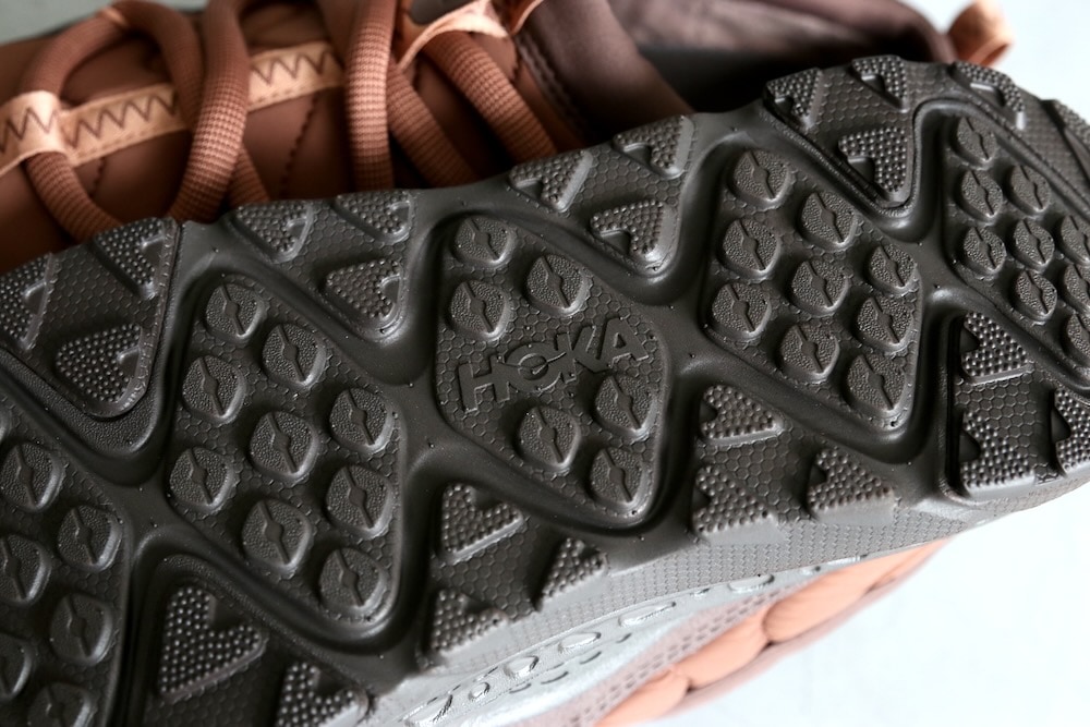HOKA ONE ONE (ホカ オネ オネ) 