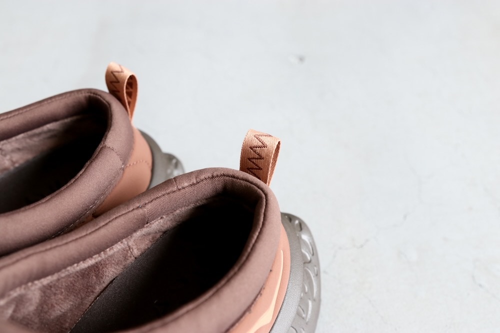 HOKA ONE ONE (ホカ オネ オネ) 