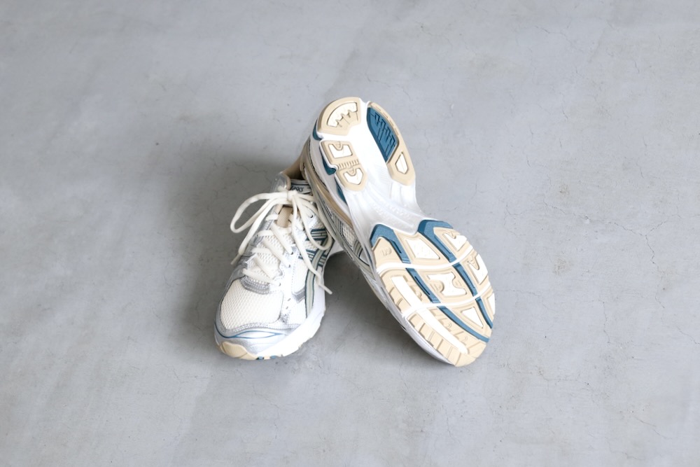 ASICS (å) "GEL-KAYANO 14 Cream/Pure Silver"