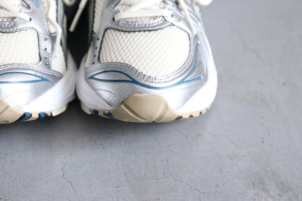 ASICS (å) "GEL-KAYANO 14 Cream/Pure Silver"